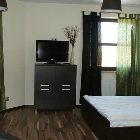 Bed & Breakfast M4 3*